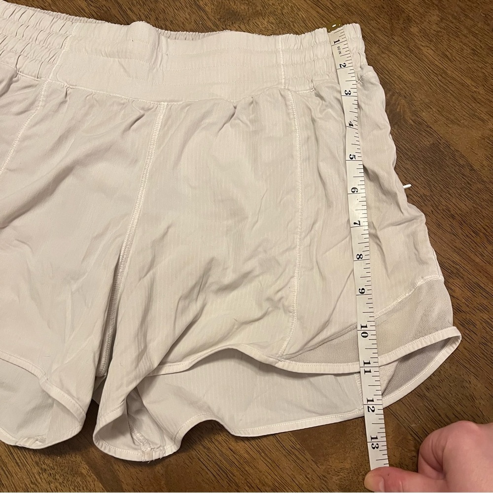 Lululemon Hotty Hot Short *High-Rise Long 4"
White Size 6 - Picture 6 of 16